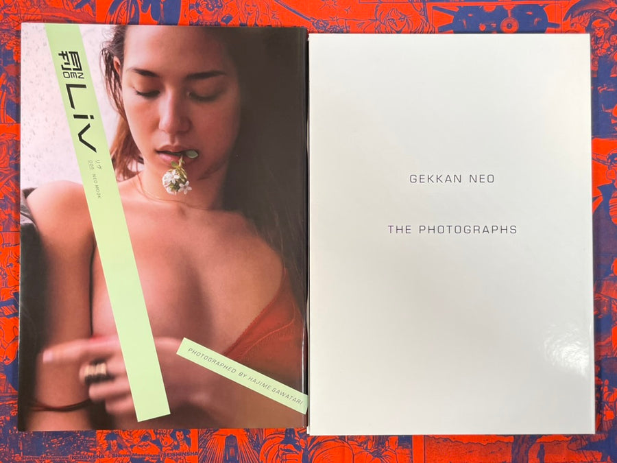 Monthly Neo: Liv w/ Hardcover-bound Photographs (2011)