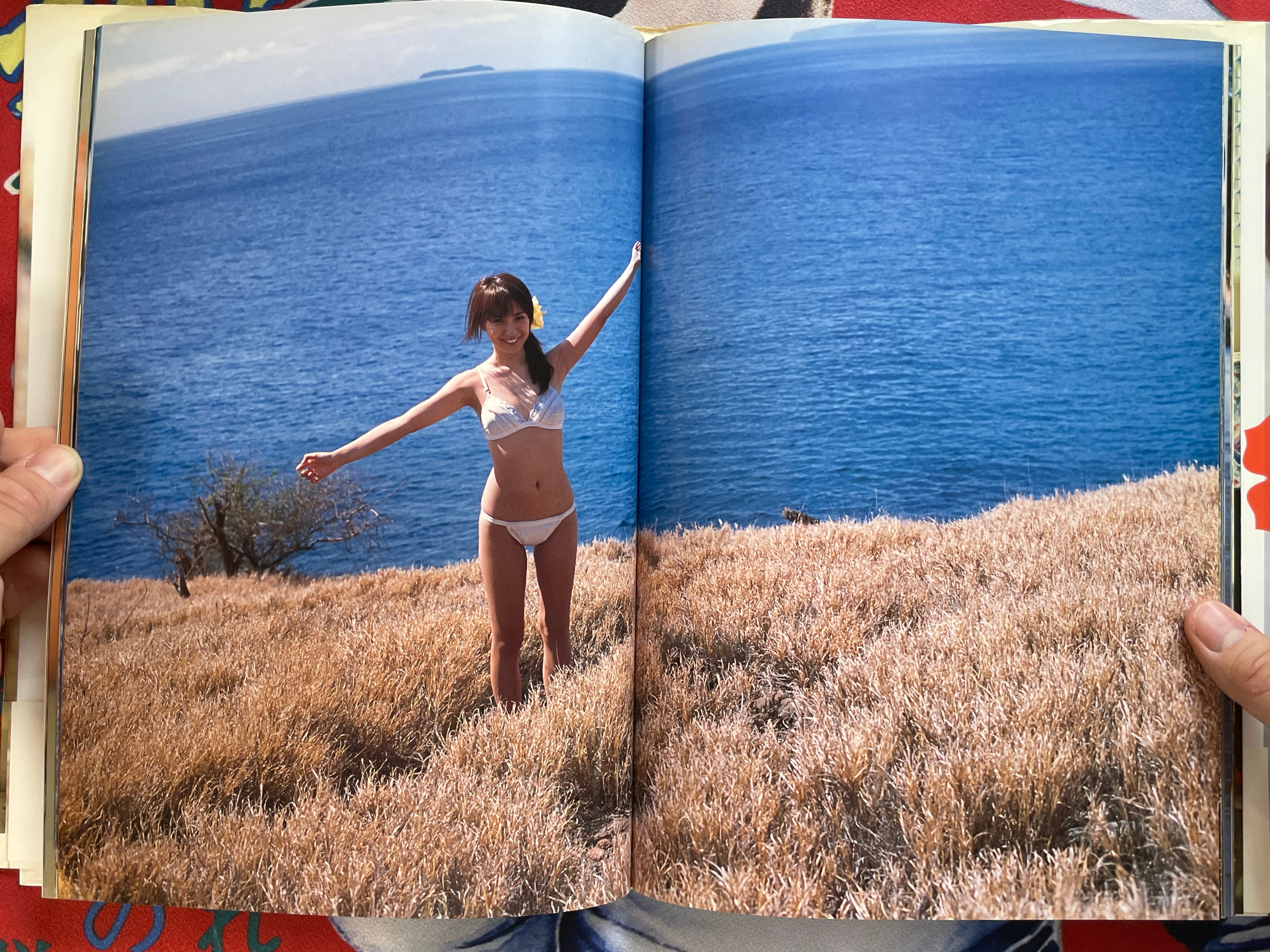 Azu Hawaii: Azusa Yamamoto Photo Collection - Hardcover w/ DVD (2007)