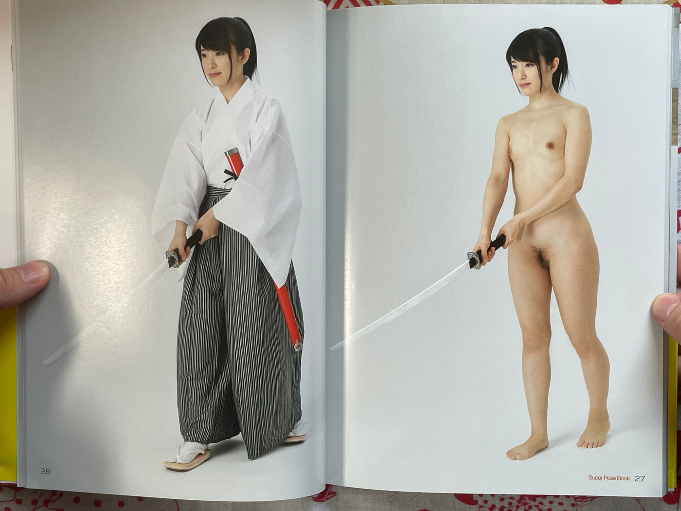 Super Pose Book: Nude Sword Action Edition (2019)