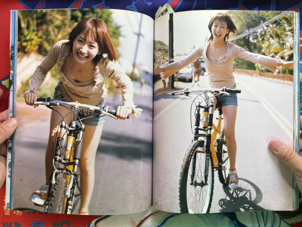 Alo-Hello! Fujimoto Miki Photo Book (2003)