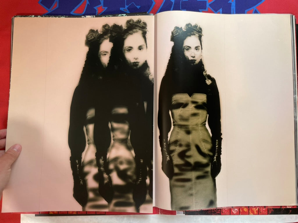 Hot Hot: Atsuko Asano Photo Collection - Oversized by Kuru Sachiko (1988)-thumbmail-9