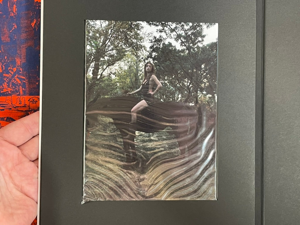 Monthly Neo: Liv w/ Hardcover-bound Photographs (2011)