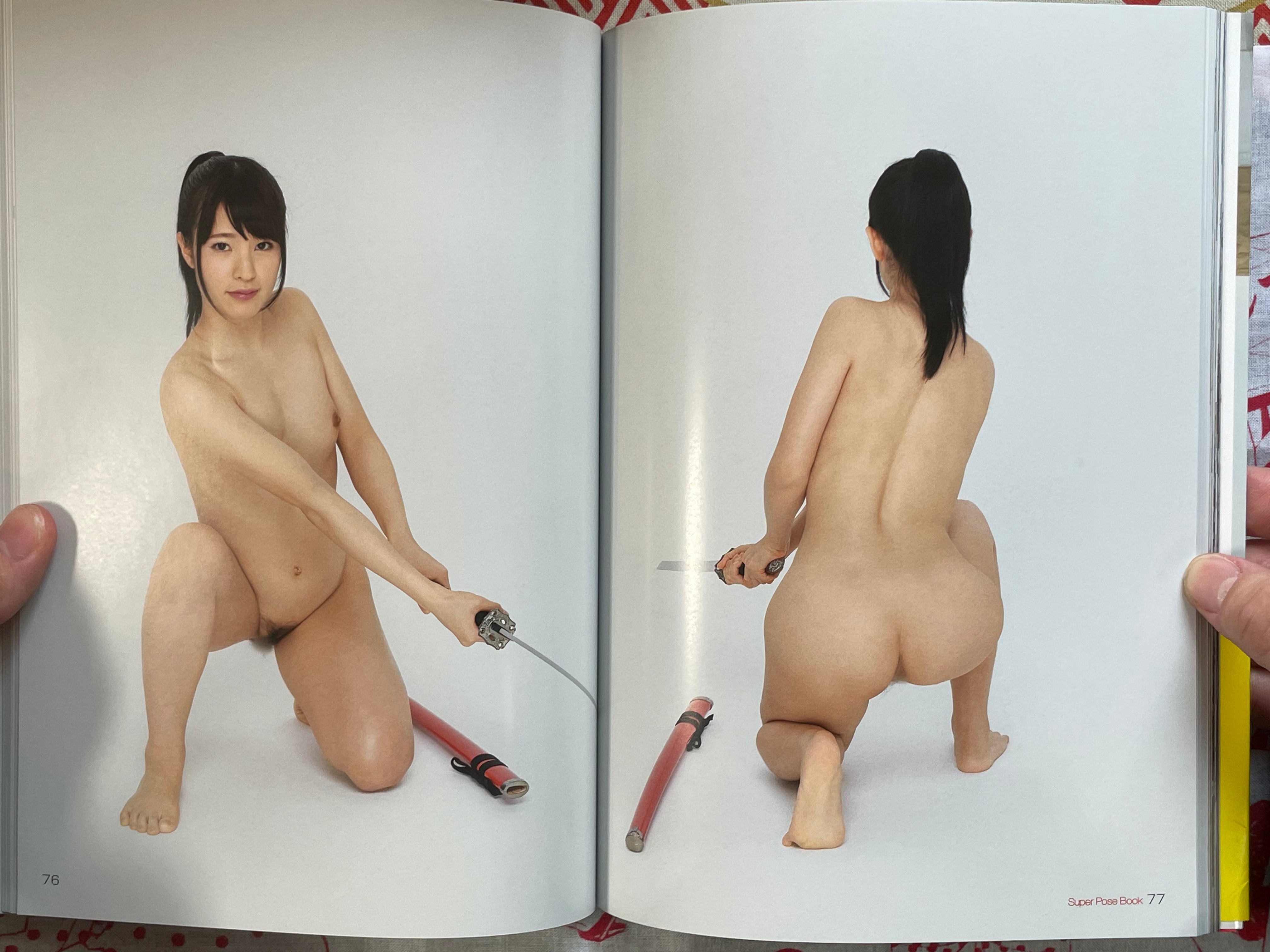 Super Pose Book: Nude Sword Action Edition (2019)