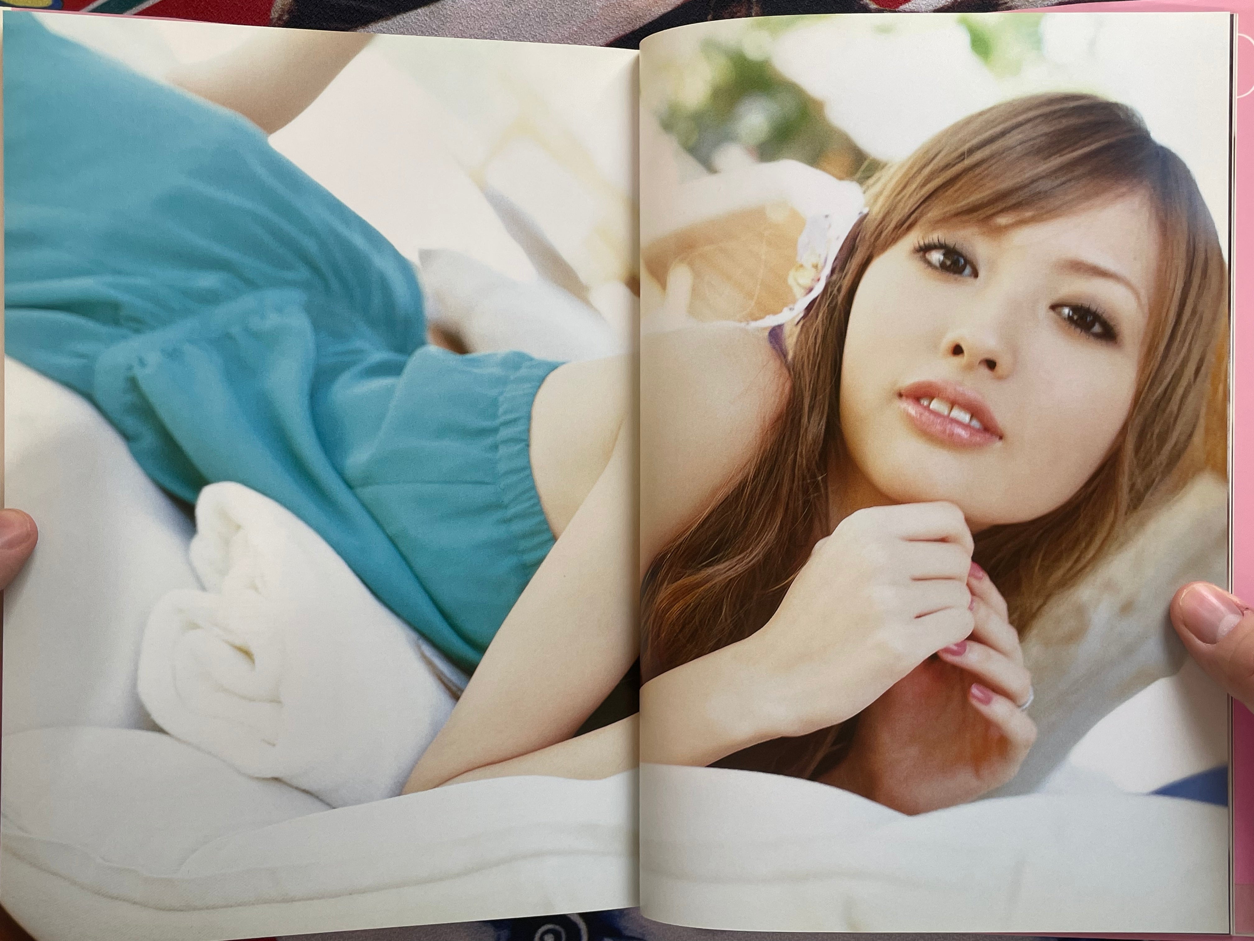 Love love: Suzuki Emi Photo Collection - Hardcover (2006)