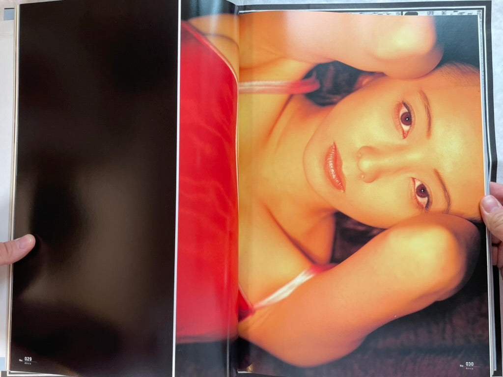 Takahashi Yumiko Photo book - Slipcover, Oversized (2001)-thumbmail-9