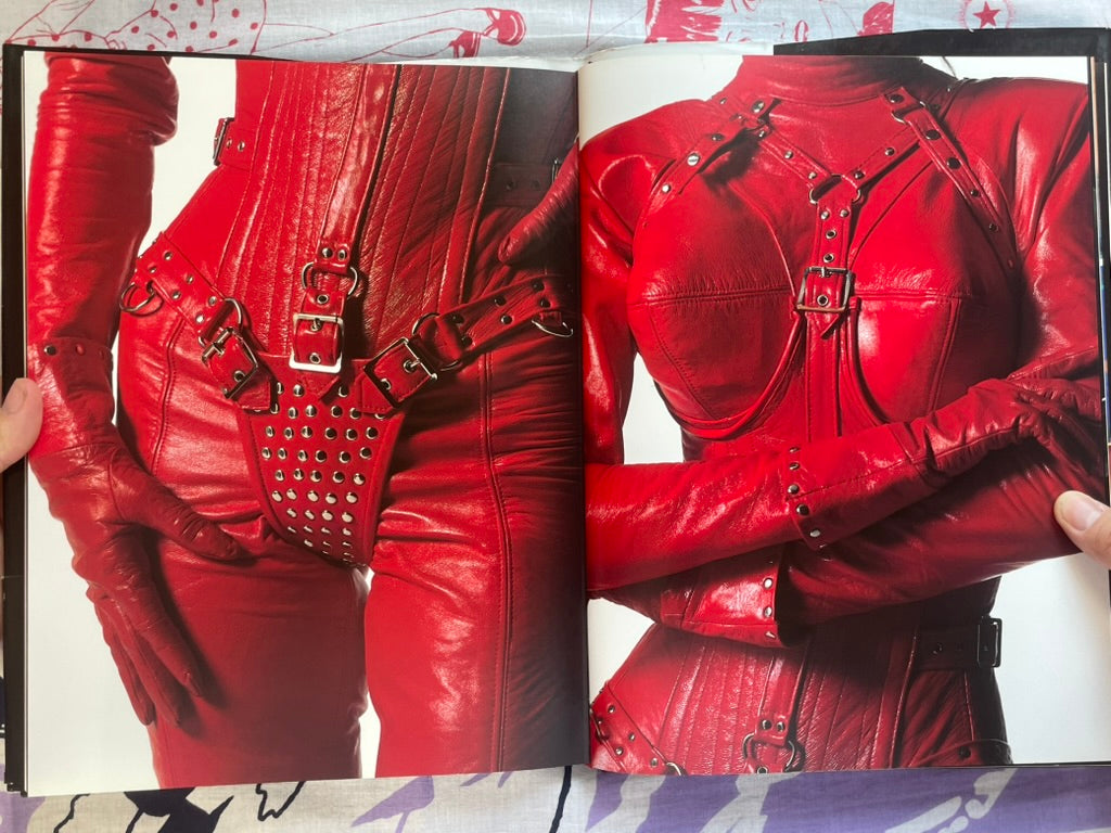 Another Skin: Senri Yamazaki In The Bondage - Hardcover (1992)