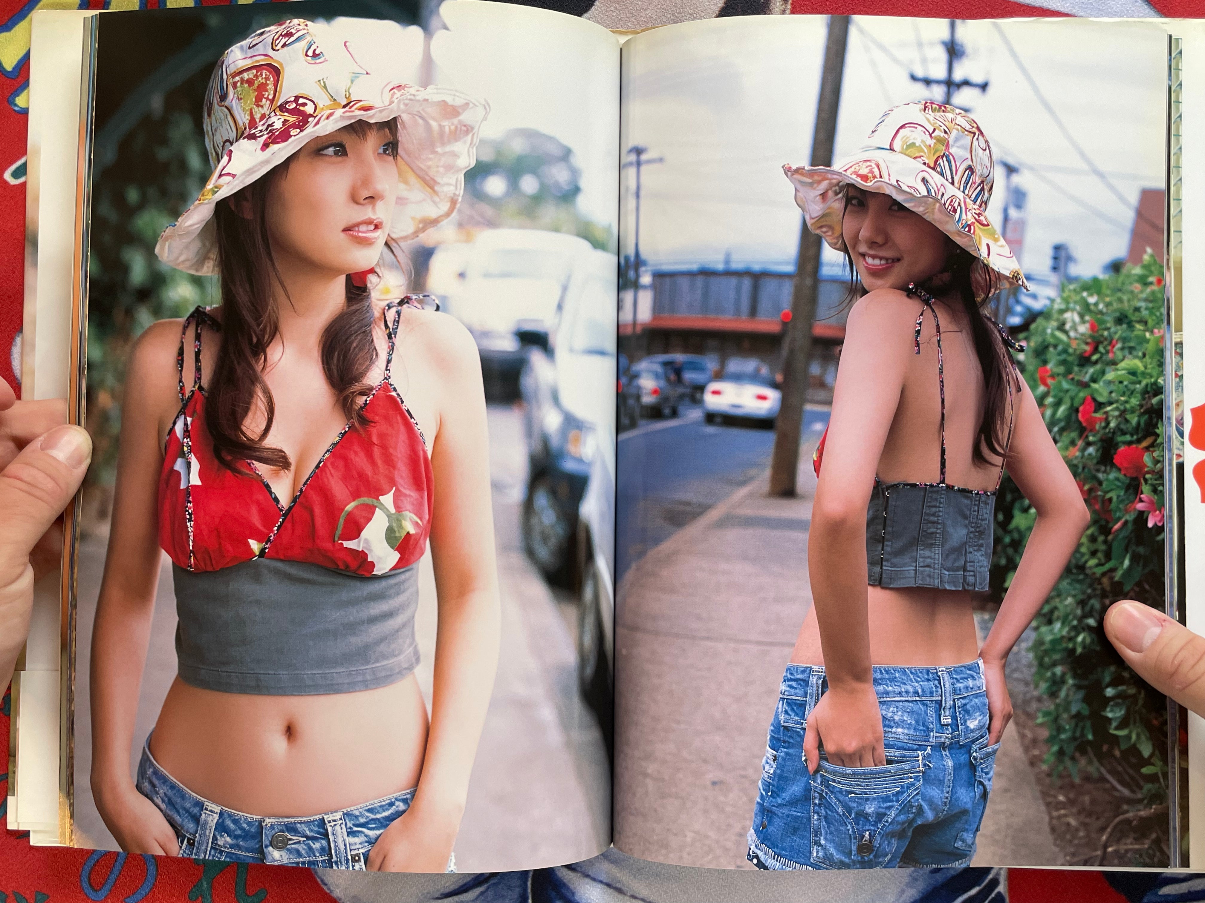 Azu Hawaii: Azusa Yamamoto Photo Collection - Hardcover w/ DVD (2007)