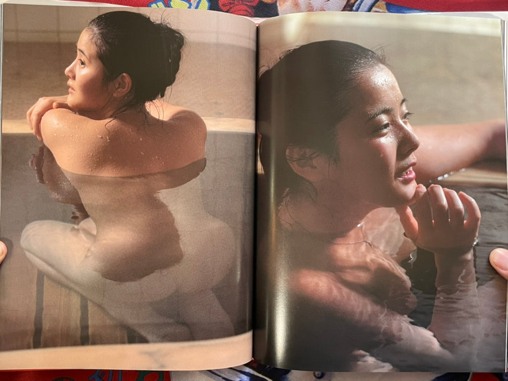 Apple 1972-1977: Mada Asada Photo Collection - Hardcover by Aoyagi Yoichi (2000)