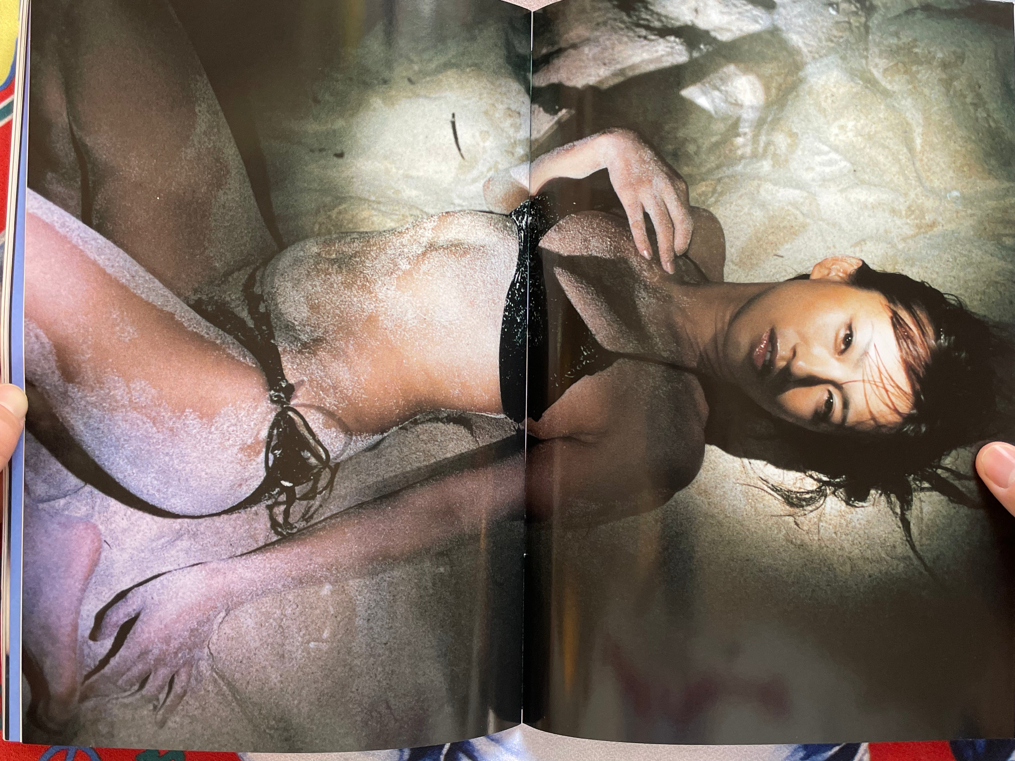 Maomi Yuuki Shincho Mook Photo Collection (2008)