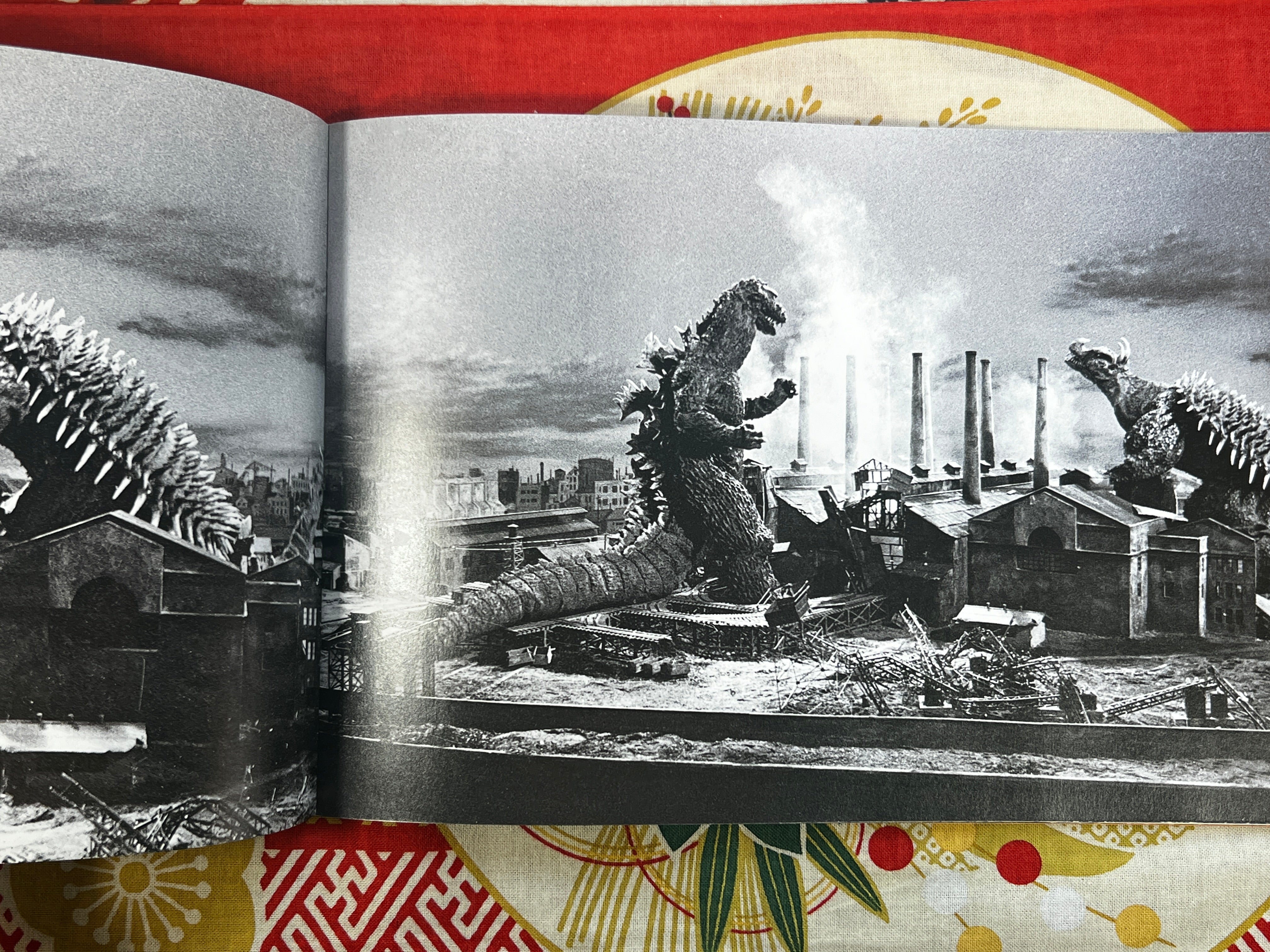 Godzilla 1955 - Toho SFX Movies Authentic Visual Book Vol. 19 (2018)