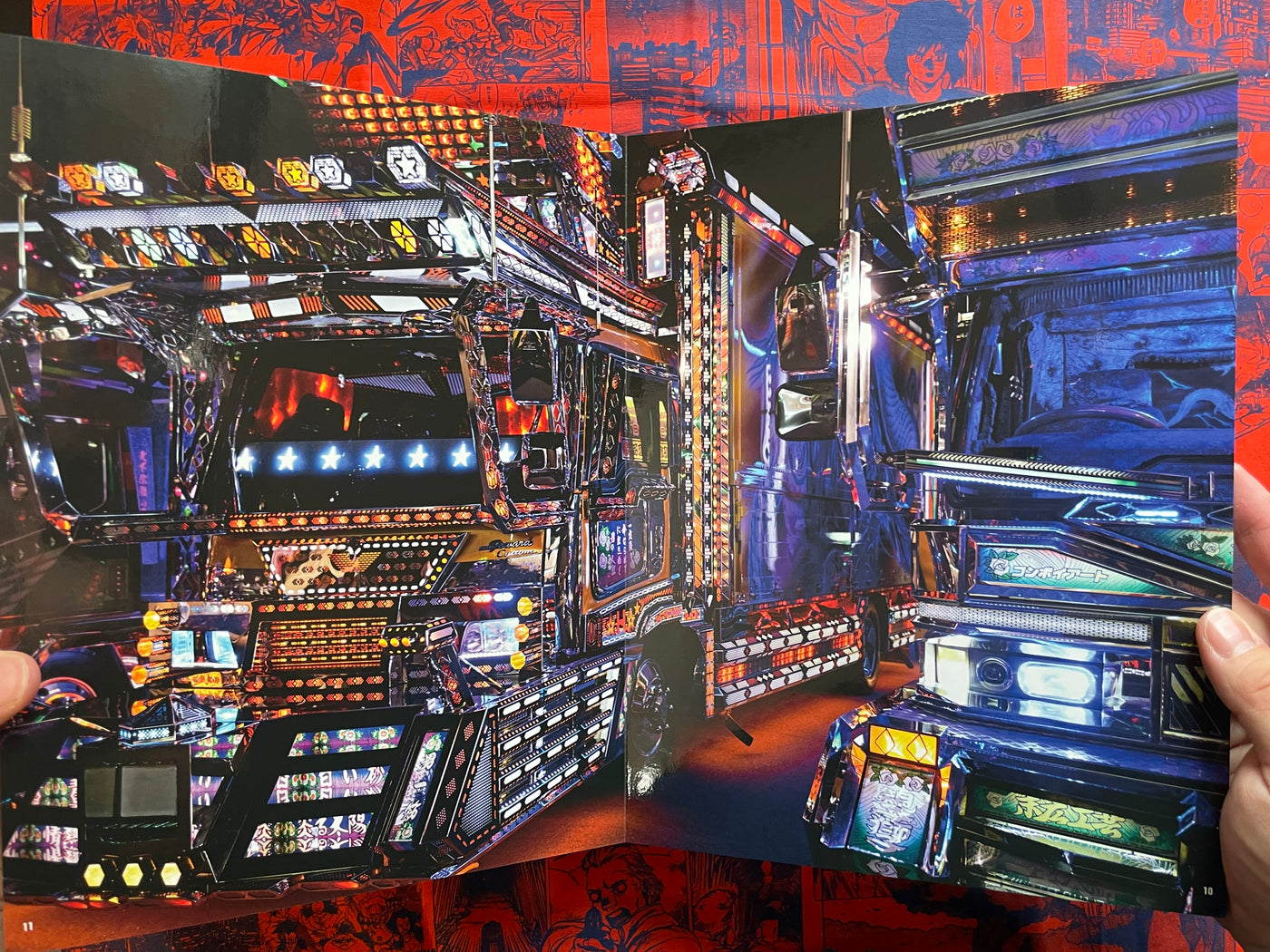Dekotora Starships on the Road in Japan by Junji Hata (2022)