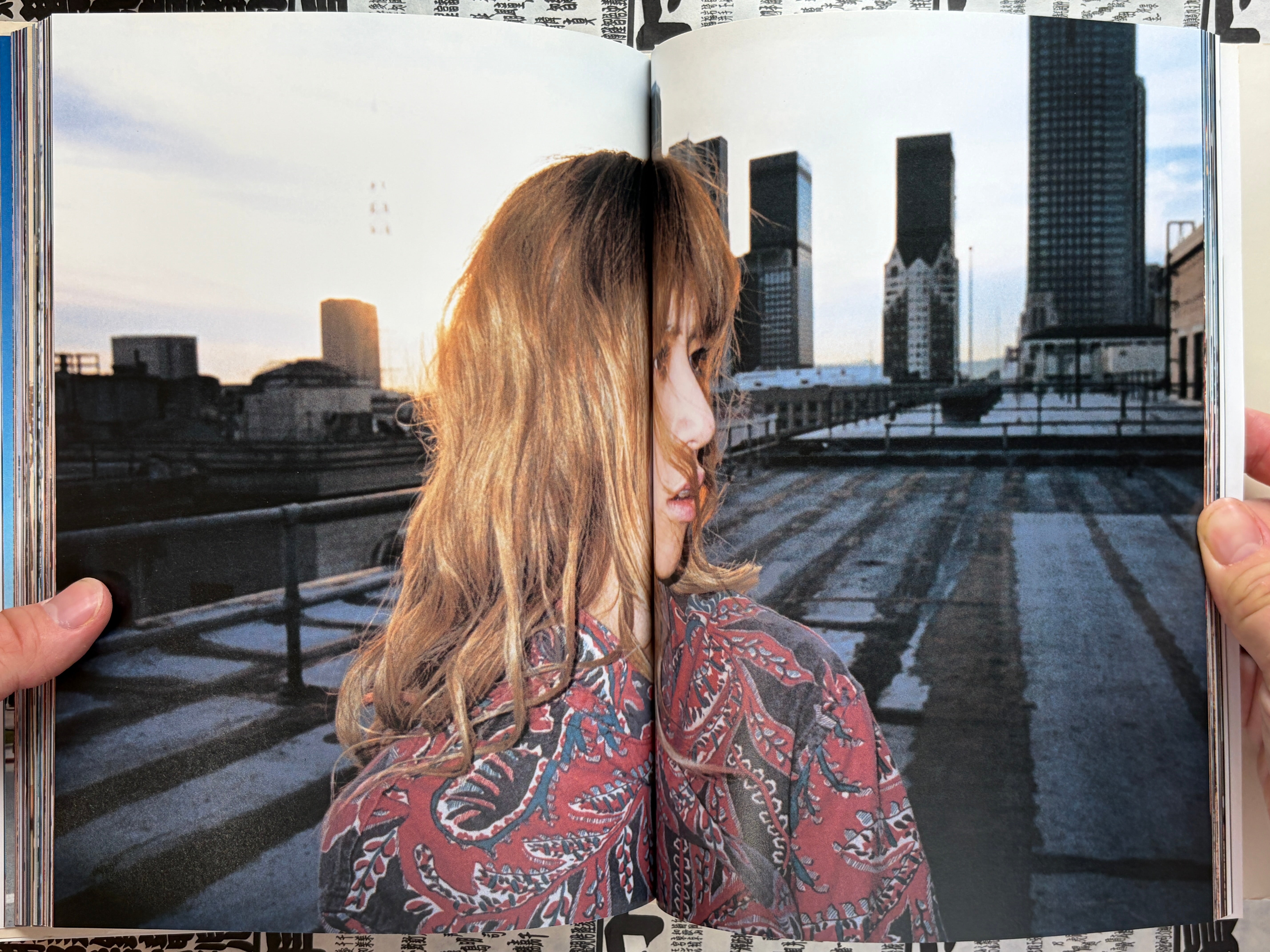 Love Life: Hitomi Photo Book (2000)-thumbmail-13