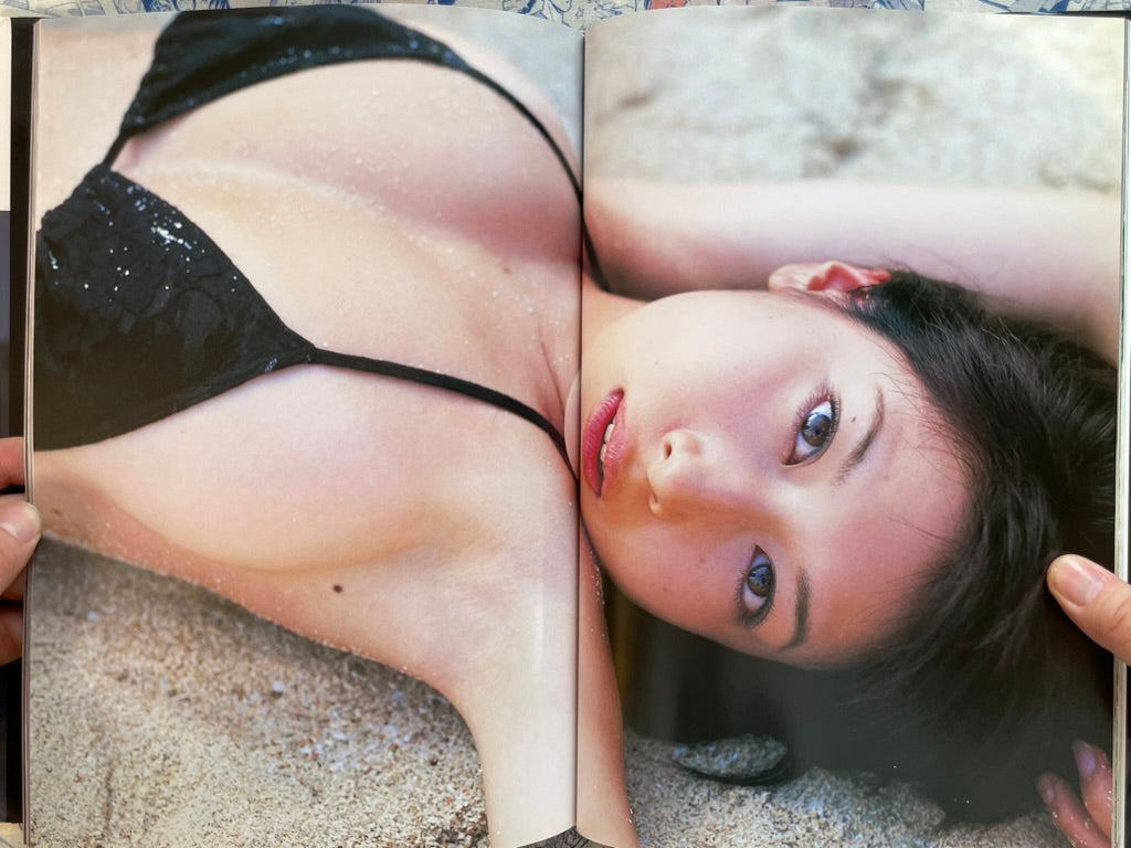 Emi Kobayashi Satin Doll w/ photo - Hardcover (2002)