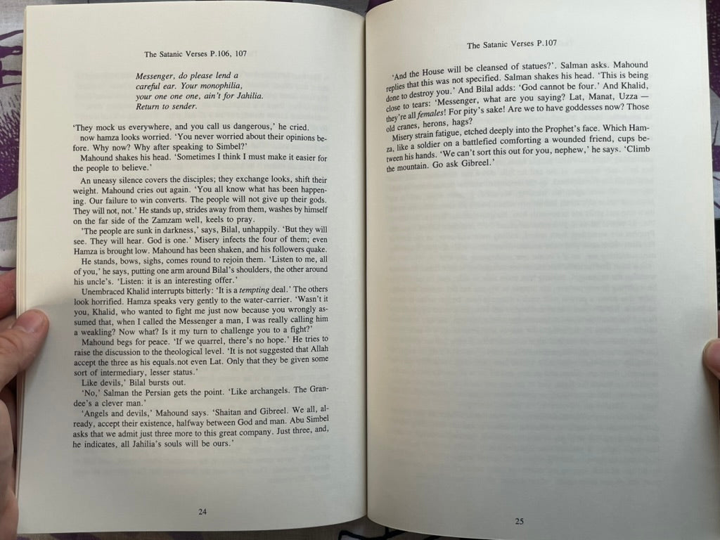 The Satanic Verses - Selected Passages in Japanese & English by Salman Rushdie