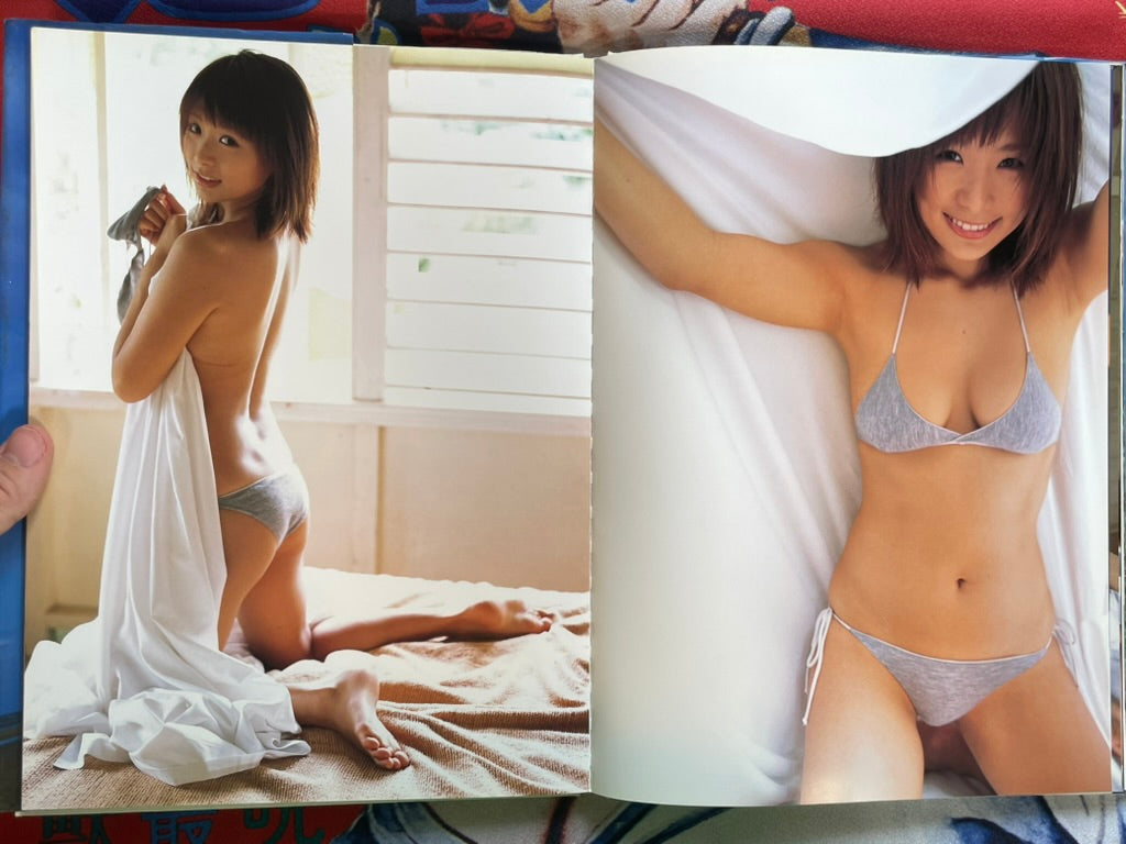 Hotta Yuika Photo Book H. - Hardcover (2007)