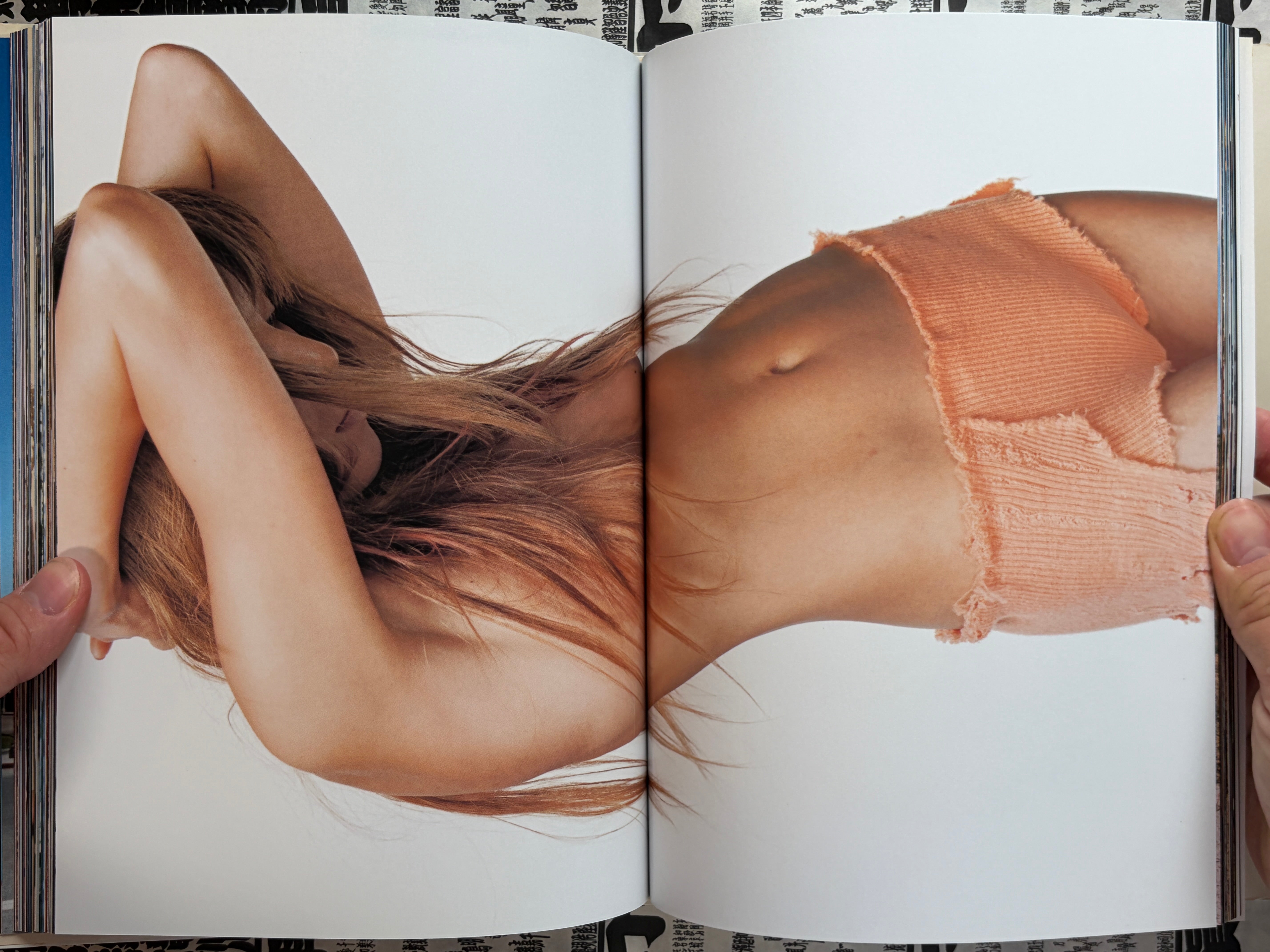 Love Life: Hitomi Photo Book (2000)-thumbmail-12