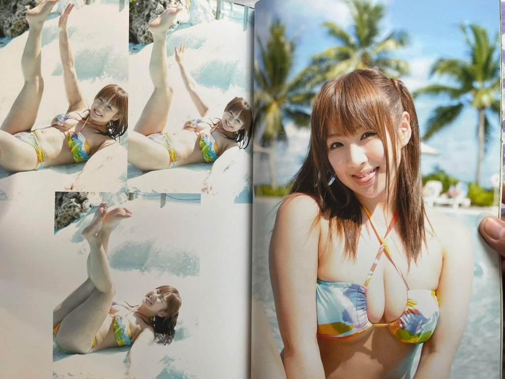 SIGNED Goddesses: Yuzuki Aikawa + Yoko Bito (2012)