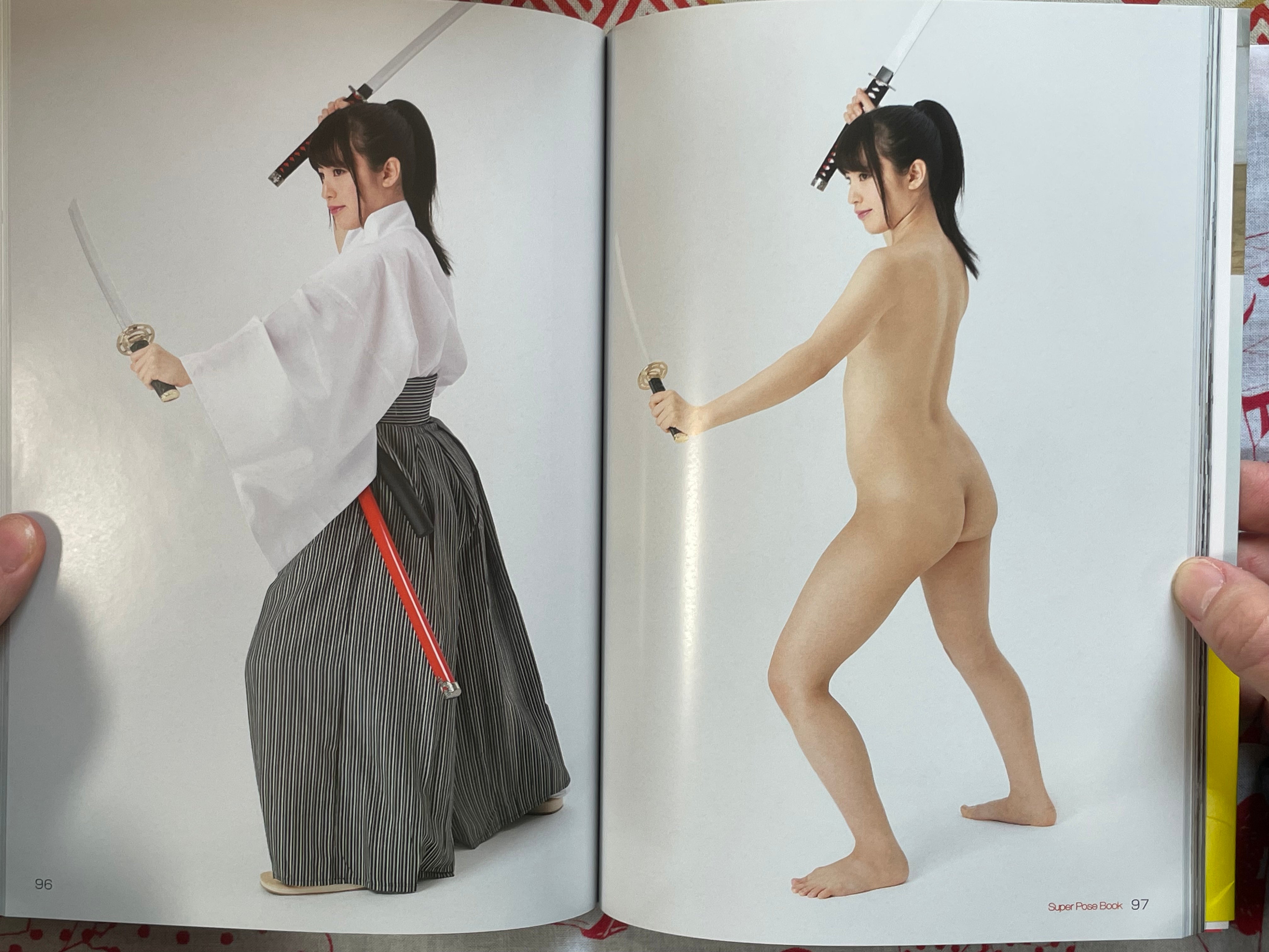 Super Pose Book: Nude Sword Action Edition (2019)