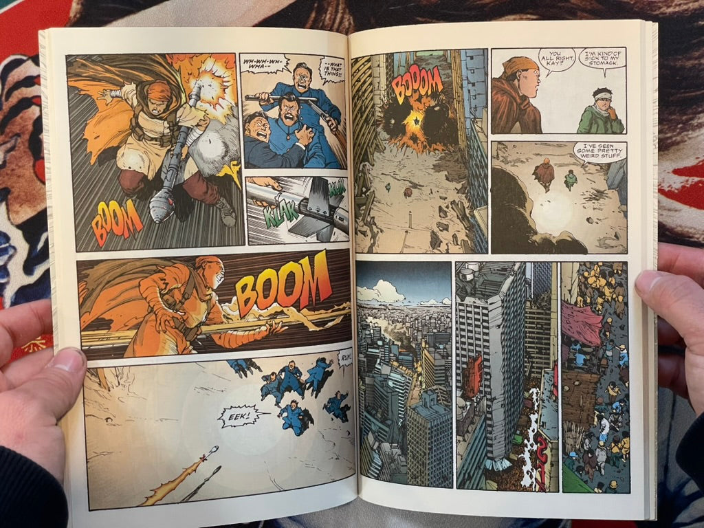 Akira International Edition Single: Volume 1 No. 17 by Katsuhiro Otomo (1988)-thumbmail-3
