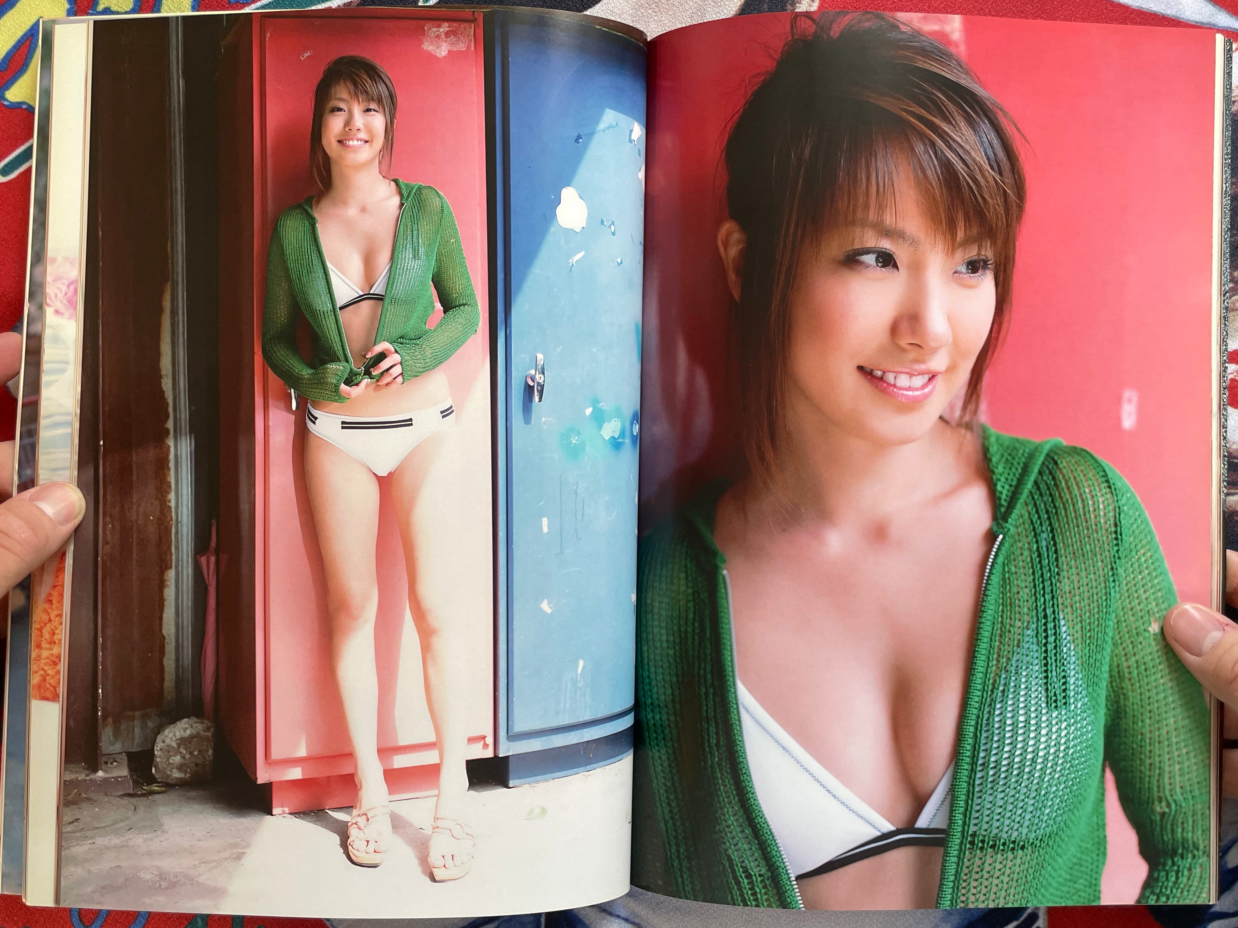 Azu Darake: Azusa Yamamoto Photo Collection (2008)