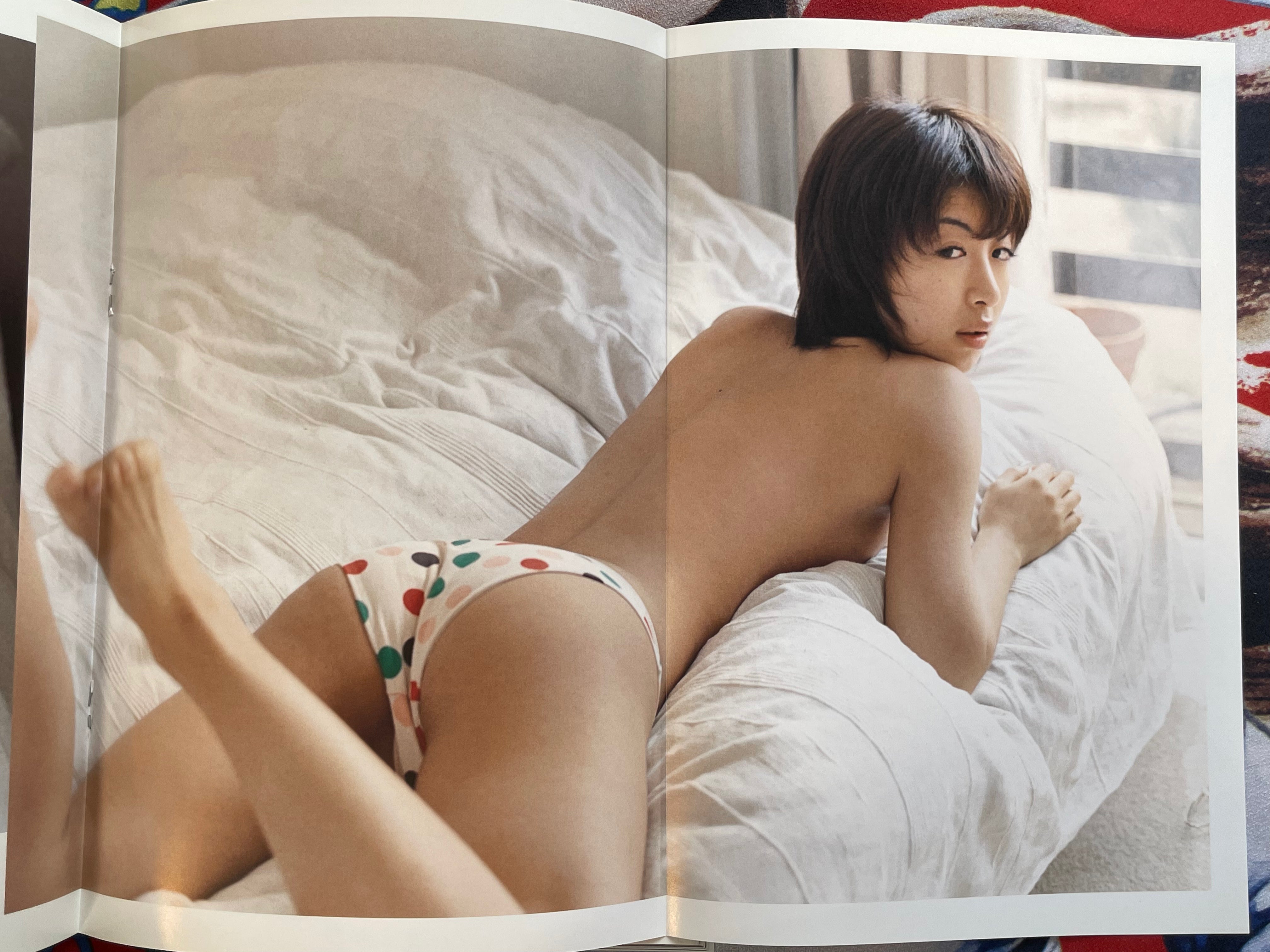 Okubo Mariko Mook Photo Collection (2007)