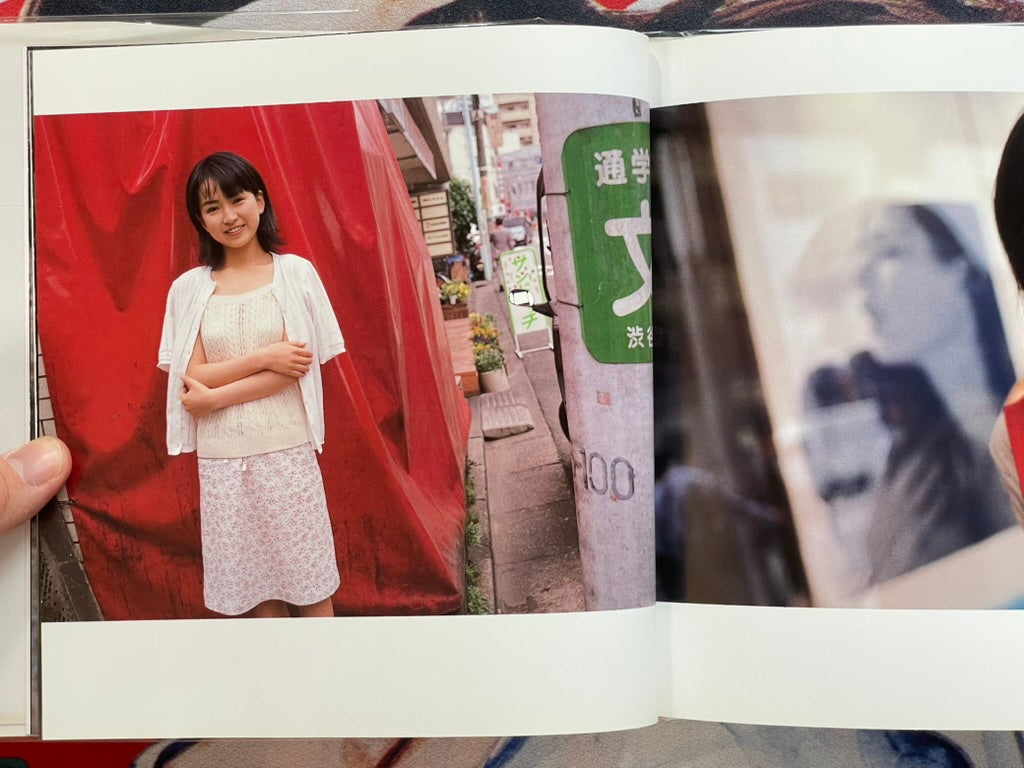Jeunes Filles D'Araki - Hardcover by Nobuyoshi Araki (2000)-thumbmail-5