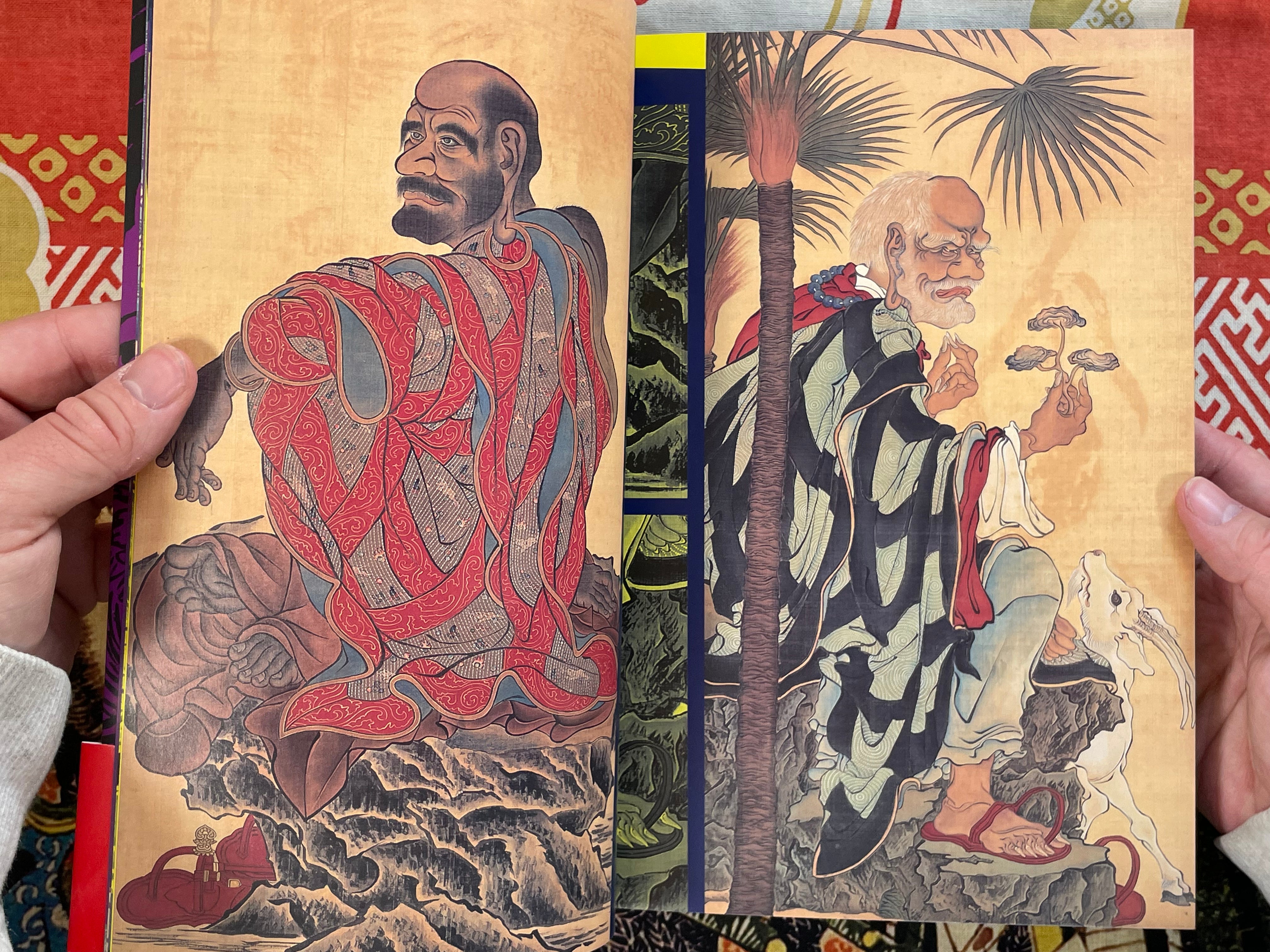 Japanese Art of Extraordinary Beings: A Genealogy of Dark Fantasy - Bilingual by Haruki Shoko (2024)